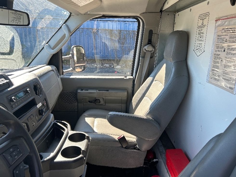 Light Duty Box Truck-Light and Medium Duty Trucks-Ford-2022-E350-Pennsauken-NJ-110,891\n\t\tmiles-$ 27,750 - Image 16