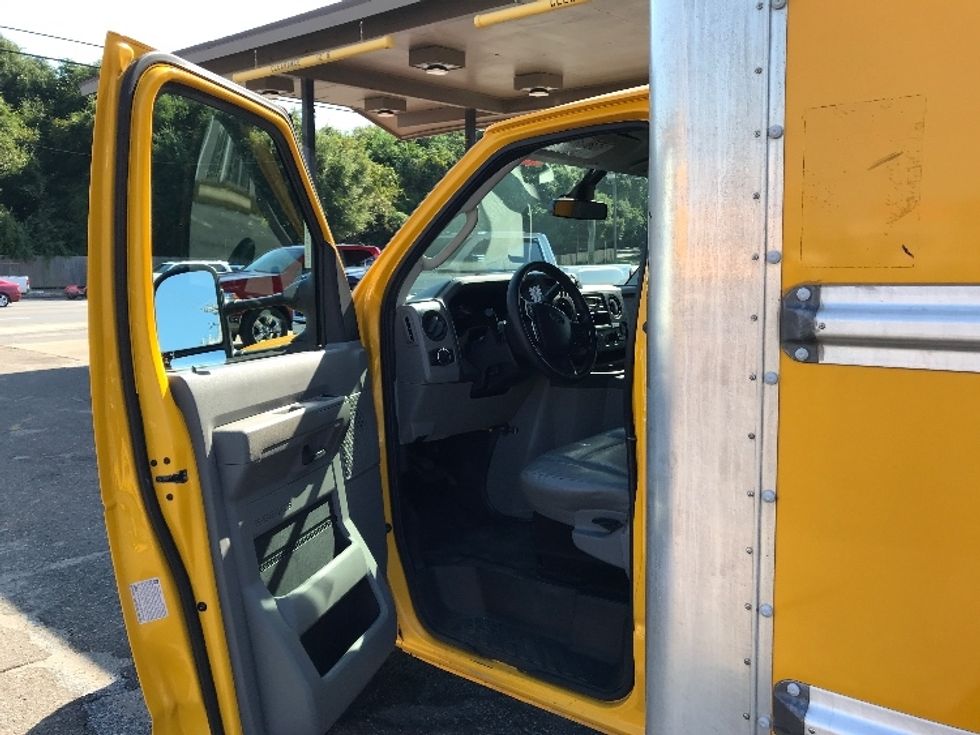 Light Duty Box Truck-Light and Medium Duty Trucks-Ford-2022-E350-Pensacola-FL-102,324\n\t\tmiles-$ 27,500 - Image 16