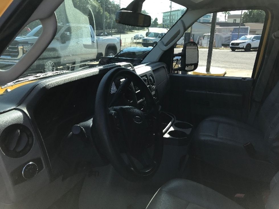 Light Duty Box Truck-Light and Medium Duty Trucks-Ford-2022-E350-Pensacola-FL-102,324\n\t\tmiles-$ 27,500 - Image 17