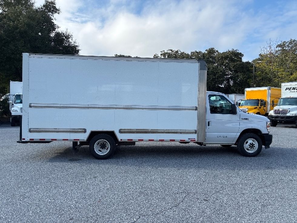 Light Duty Box Truck-Light and Medium Duty Trucks-Ford-2022-E350-Pensacola-FL-102,483\n\t\tmiles-$ 31,750 - Image 15