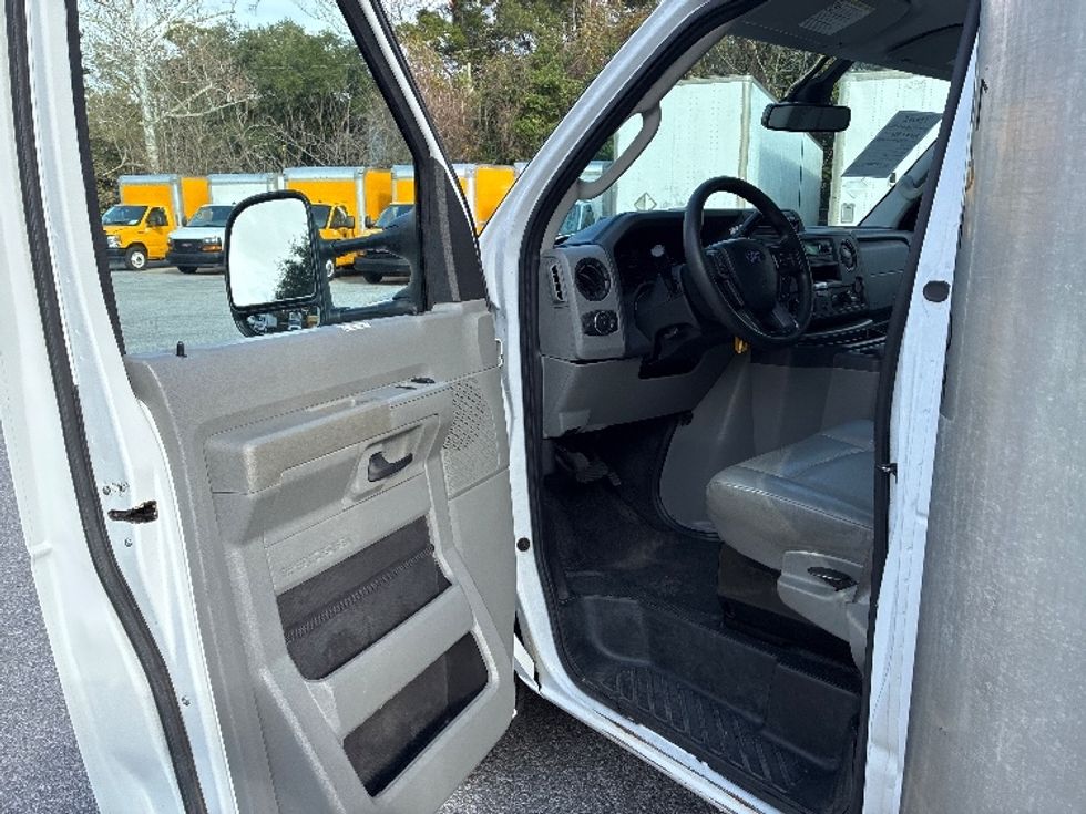 Light Duty Box Truck-Light and Medium Duty Trucks-Ford-2022-E350-Pensacola-FL-102,483\n\t\tmiles-$ 31,750 - Image 16