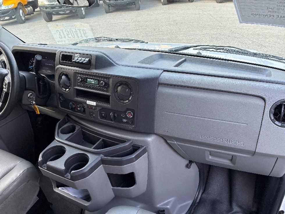 Light Duty Box Truck-Light and Medium Duty Trucks-Ford-2022-E350-Pensacola-FL-102,483\n\t\tmiles-$ 31,750 - Image 21