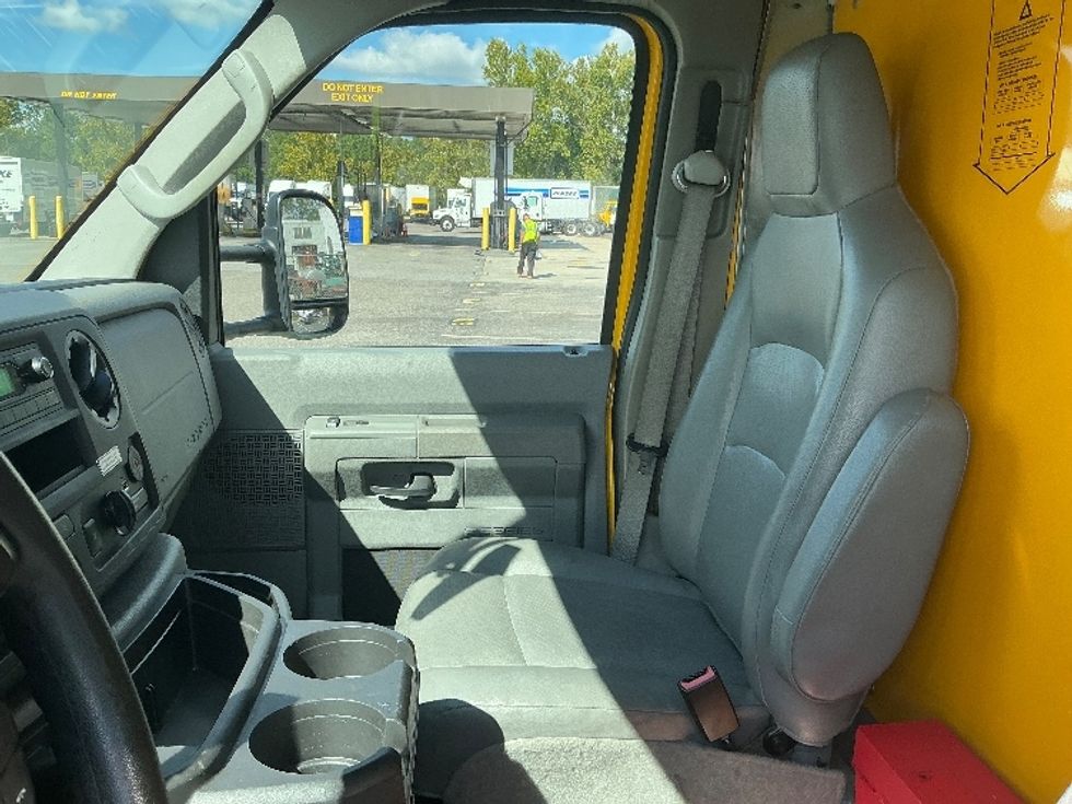 Light Duty Box Truck-Light and Medium Duty Trucks-Ford-2022-E350-Pensacola-FL-104,045\n\t\tmiles-$ 26,250 - Image 19