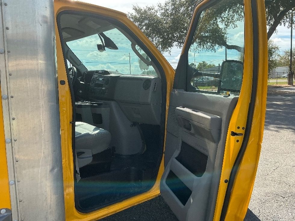 Light Duty Box Truck-Light and Medium Duty Trucks-Ford-2022-E350-Pensacola-FL-104,045\n\t\tmiles-$ 26,250 - Image 20