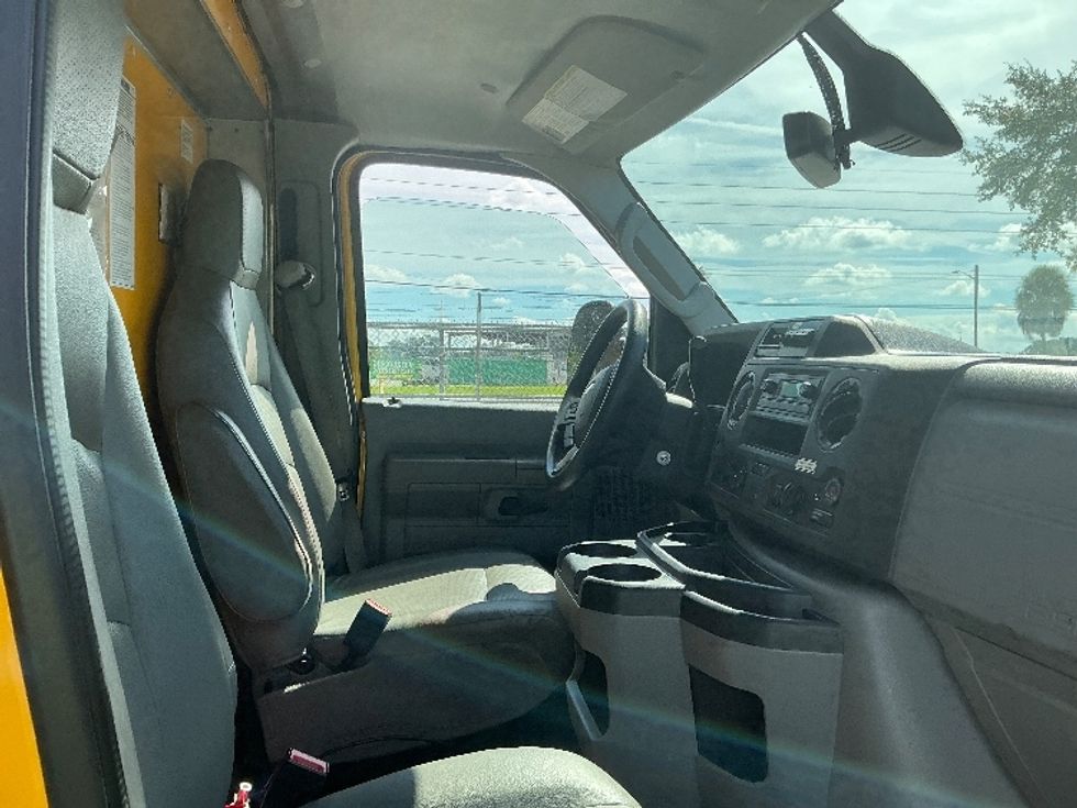 Light Duty Box Truck-Light and Medium Duty Trucks-Ford-2022-E350-Pensacola-FL-104,045\n\t\tmiles-$ 26,250 - Image 22