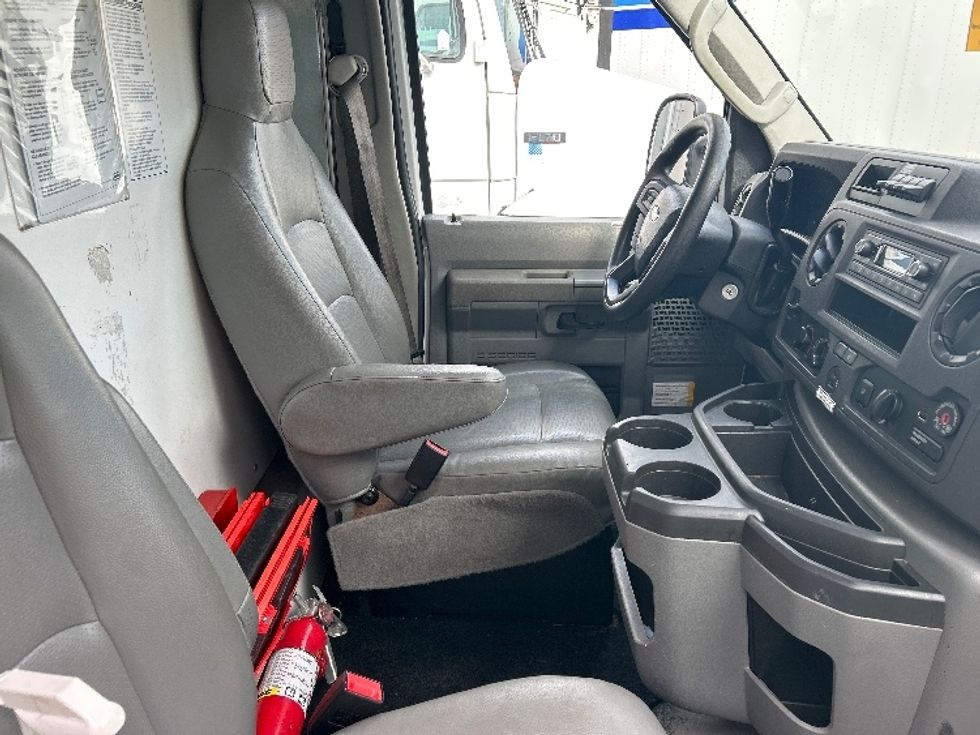 Light Duty Box Truck-Light and Medium Duty Trucks-Ford-2022-E350-Pensacola-FL-87,547\n\t\tmiles-$ 33,750 - Image 21