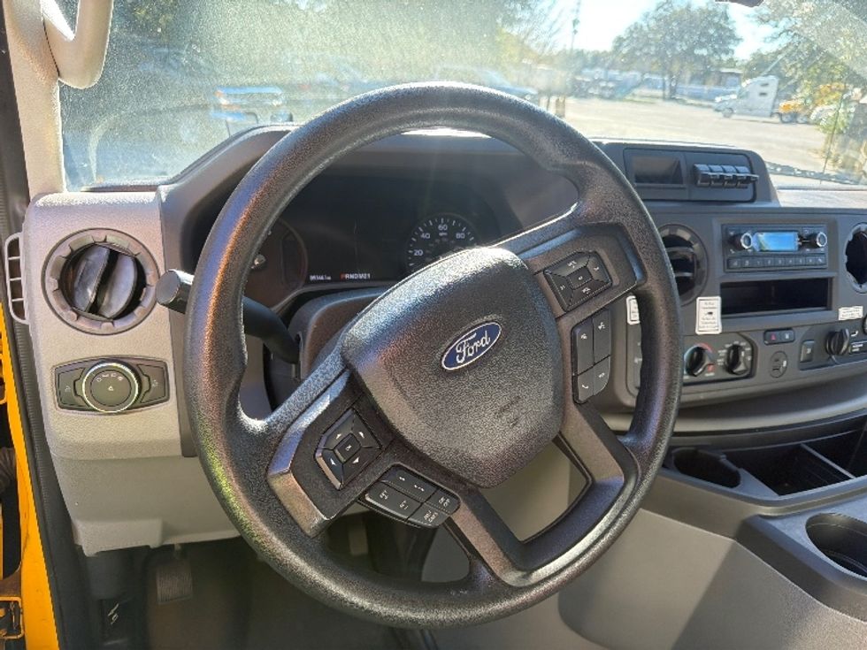 Light Duty Box Truck-Light and Medium Duty Trucks-Ford-2022-E350-Pensacola-FL-89,348\n\t\tmiles-$ 30,500 - Image 17