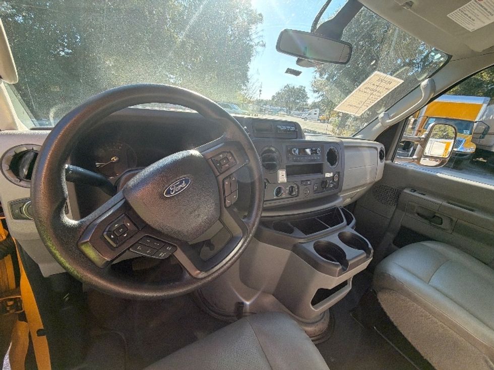 Light Duty Box Truck-Light and Medium Duty Trucks-Ford-2022-E350-Pensacola-FL-89,348\n\t\tmiles-$ 30,500 - Image 18