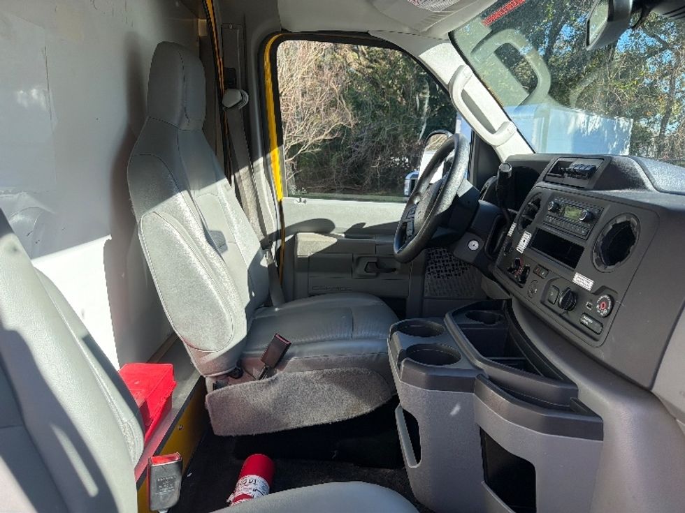Light Duty Box Truck-Light and Medium Duty Trucks-Ford-2022-E350-Pensacola-FL-89,348\n\t\tmiles-$ 30,500 - Image 22