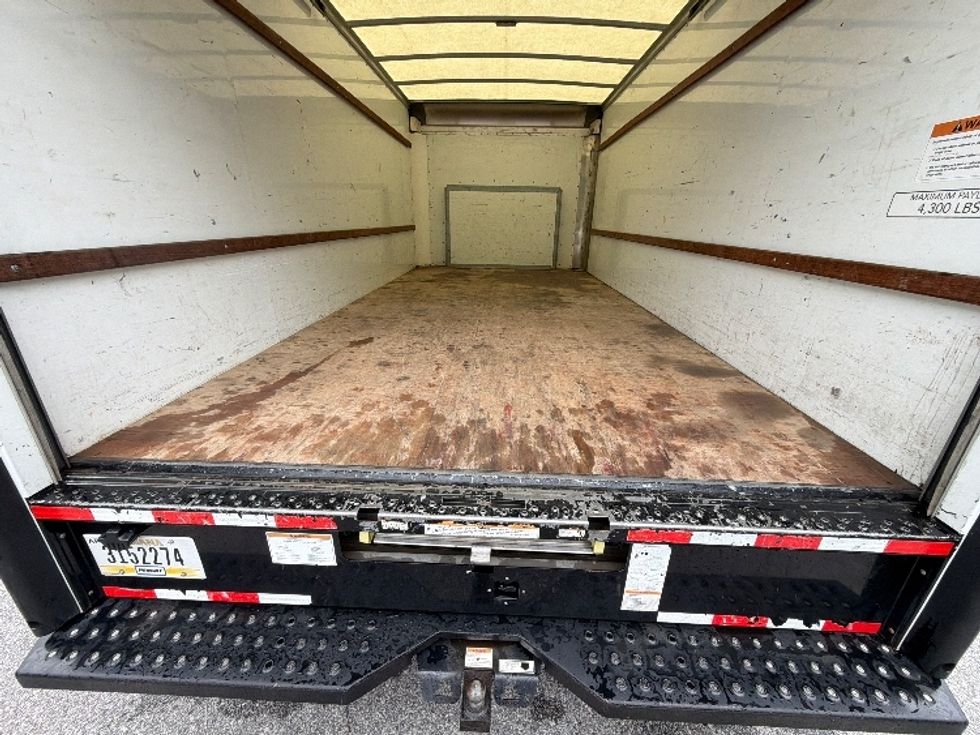 Light Duty Box Truck-Light and Medium Duty Trucks-Ford-2022-E350-Pensacola-FL-94,050\n\t\tmiles-$ 33,000 - Image 10