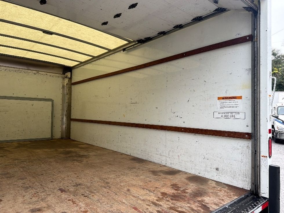 Light Duty Box Truck-Light and Medium Duty Trucks-Ford-2022-E350-Pensacola-FL-94,050\n\t\tmiles-$ 33,000 - Image 12