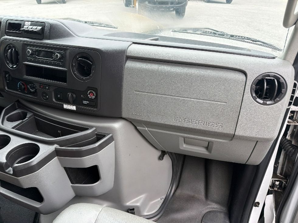 Light Duty Box Truck-Light and Medium Duty Trucks-Ford-2022-E350-Pensacola-FL-94,050\n\t\tmiles-$ 33,000 - Image 21