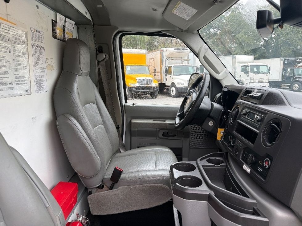 Light Duty Box Truck-Light and Medium Duty Trucks-Ford-2022-E350-Pensacola-FL-94,050\n\t\tmiles-$ 33,000 - Image 22