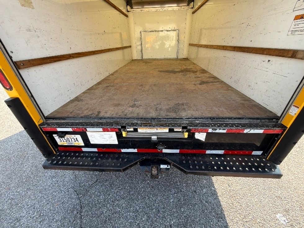 Light Duty Box Truck-Light and Medium Duty Trucks-Ford-2022-E350-Pensacola-FL-94,722\n\t\tmiles-$ 29,750 - Image 10