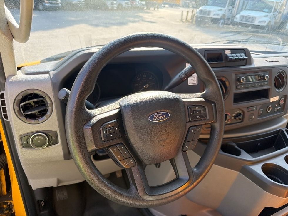 Light Duty Box Truck-Light and Medium Duty Trucks-Ford-2022-E350-Pensacola-FL-94,722\n\t\tmiles-$ 29,750 - Image 17