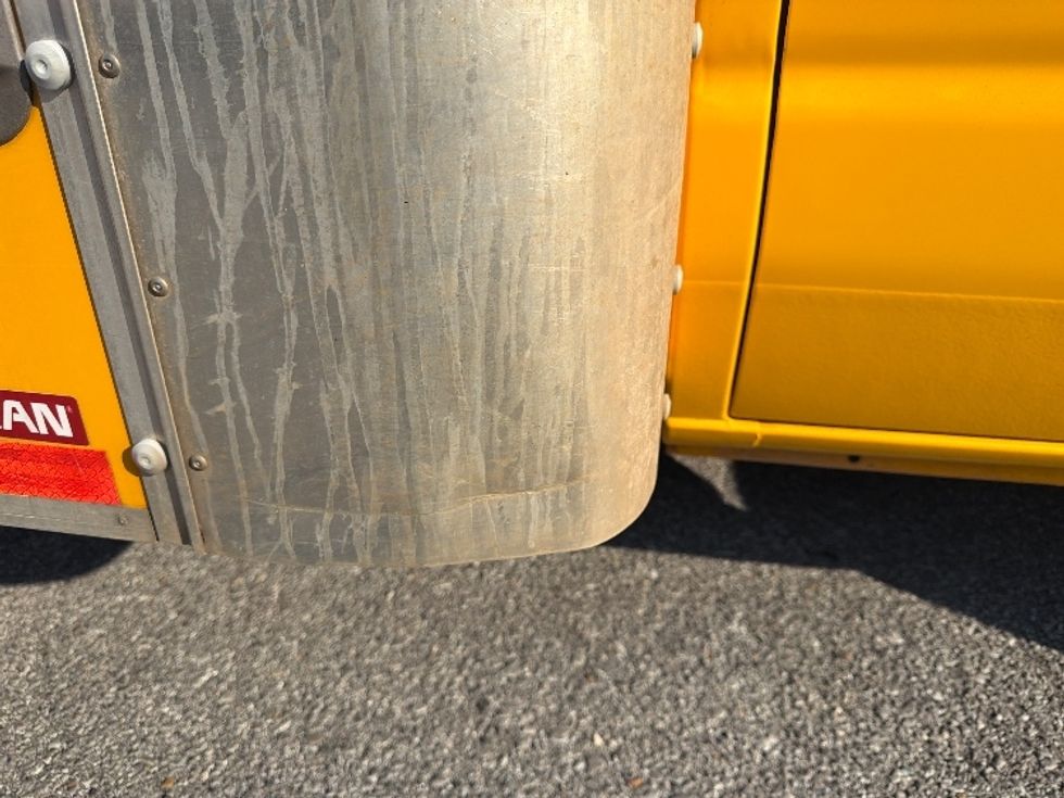 Light Duty Box Truck-Light and Medium Duty Trucks-Ford-2022-E350-Pensacola-FL-94,722\n\t\tmiles-$ 29,750 - Image 26