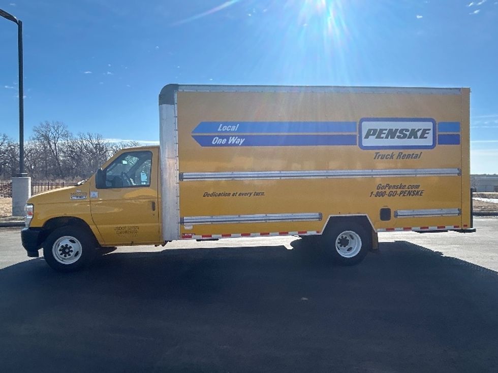 Light Duty Box Truck-Light and Medium Duty Trucks-Ford-2022-E350-Pewaukee-WI-114,091\n\t\tmiles-$ 25,500 - Image 4