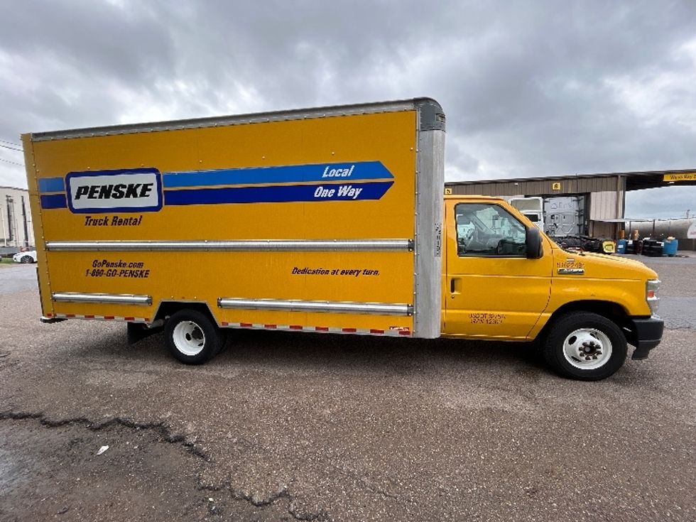 Light Duty Box Truck-Light and Medium Duty Trucks-Ford-2022-E350-Pharr-TX-105,320\n\t\tmiles-$ 25,000 - Image 14