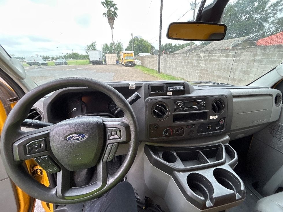 Light Duty Box Truck-Light and Medium Duty Trucks-Ford-2022-E350-Pharr-TX-105,320\n\t\tmiles-$ 25,000 - Image 17