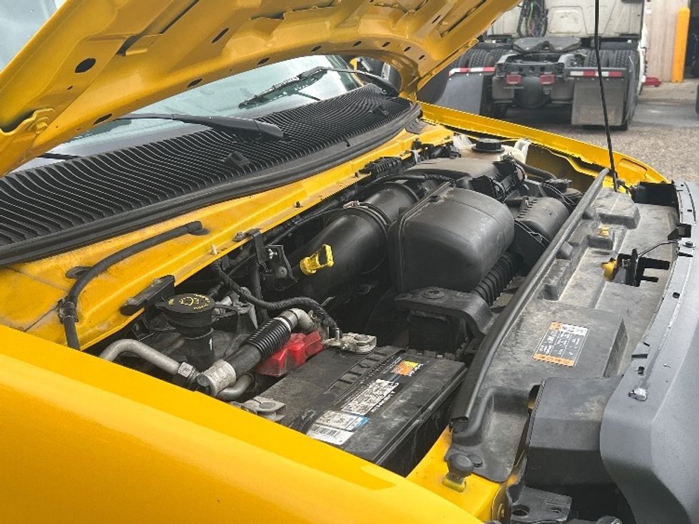 Light Duty Box Truck-Light and Medium Duty Trucks-Ford-2022-E350-Pharr-TX-105,320\n\t\tmiles-$ 25,000 - Image 22