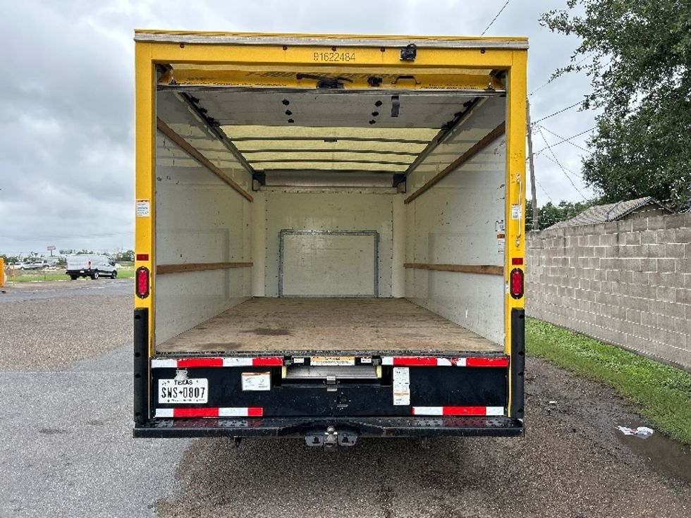 Light Duty Box Truck-Light and Medium Duty Trucks-Ford-2022-E350-Pharr-TX-105,320\n\t\tmiles-$ 25,000 - Image 7