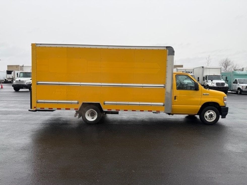 Light Duty Box Truck-Light and Medium Duty Trucks-Ford-2022-E350-Philadelphia-PA-95,330\n\t\tmiles-$ 27,000 - Image 14
