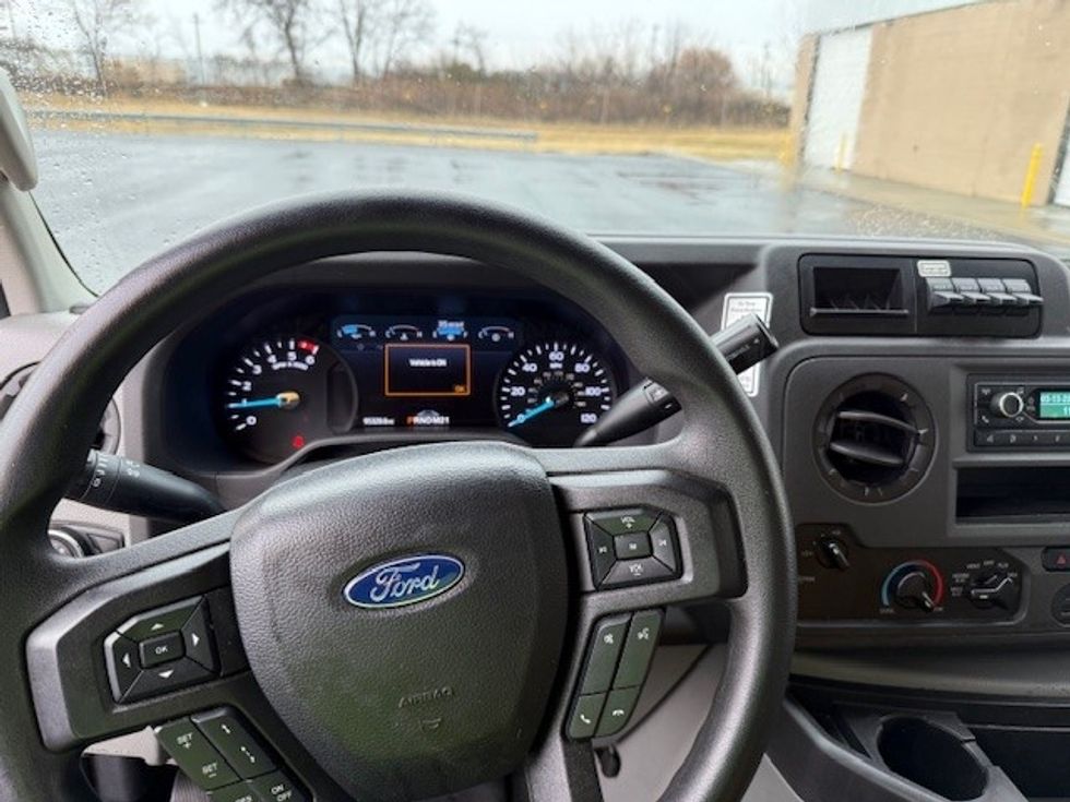 Light Duty Box Truck-Light and Medium Duty Trucks-Ford-2022-E350-Philadelphia-PA-95,330\n\t\tmiles-$ 27,000 - Image 17