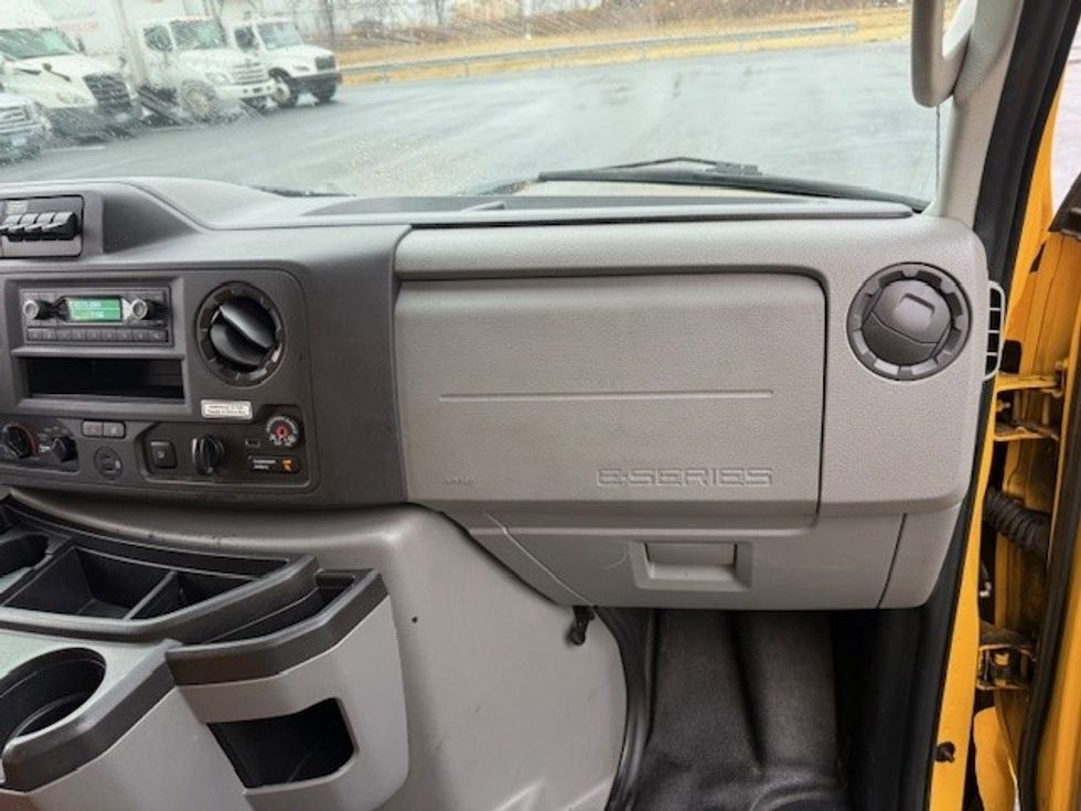 Light Duty Box Truck-Light and Medium Duty Trucks-Ford-2022-E350-Philadelphia-PA-95,330\n\t\tmiles-$ 27,000 - Image 20