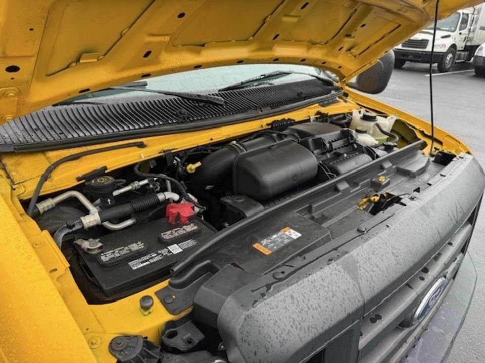 Light Duty Box Truck-Light and Medium Duty Trucks-Ford-2022-E350-Philadelphia-PA-95,330\n\t\tmiles-$ 27,000 - Image 22