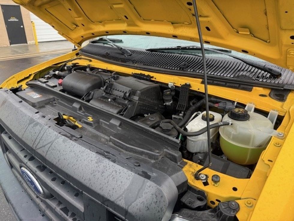 Light Duty Box Truck-Light and Medium Duty Trucks-Ford-2022-E350-Philadelphia-PA-95,330\n\t\tmiles-$ 27,000 - Image 23