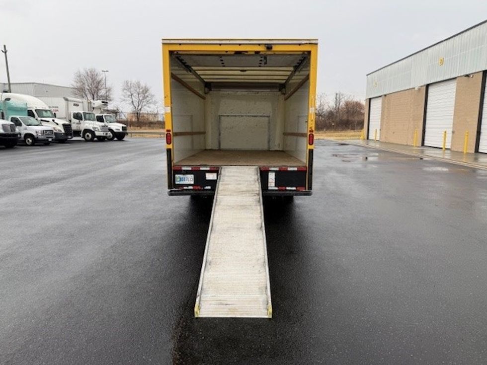 Light Duty Box Truck-Light and Medium Duty Trucks-Ford-2022-E350-Philadelphia-PA-95,330\n\t\tmiles-$ 27,000 - Image 9