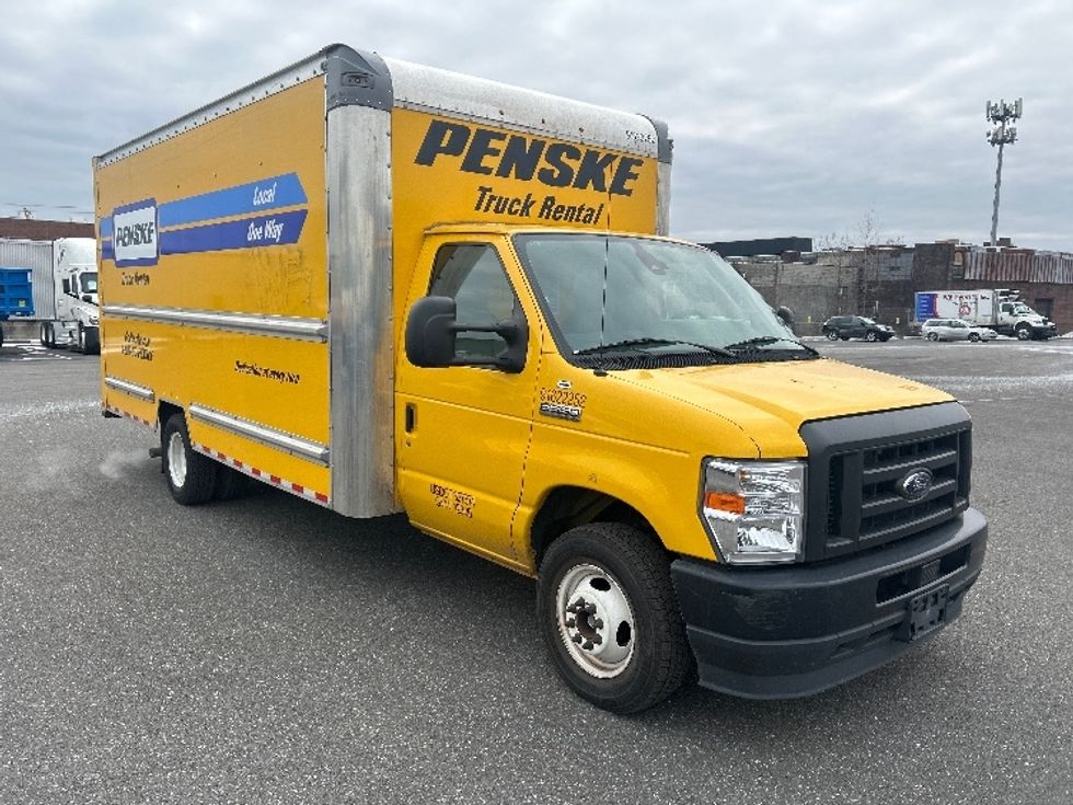 Light Duty Box Truck-Light and Medium Duty Trucks-Ford-2022-E350-Philadelphia-PA-98,520\n\t\tmiles-$ 27,250 - Image 1