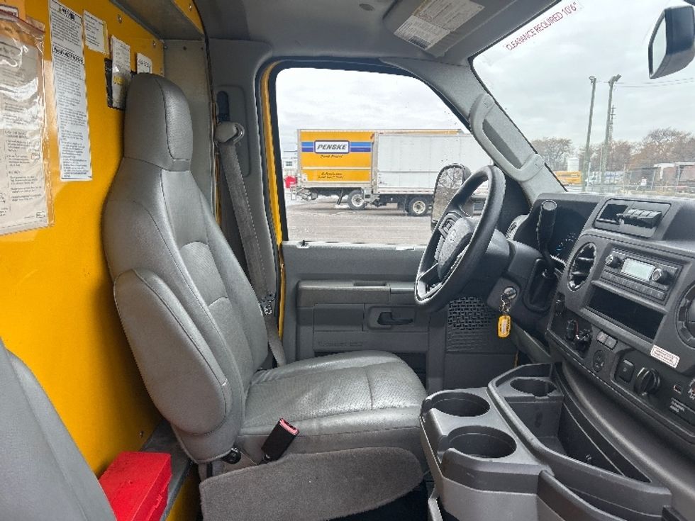 Light Duty Box Truck-Light and Medium Duty Trucks-Ford-2022-E350-Philadelphia-PA-98,520\n\t\tmiles-$ 27,250 - Image 22