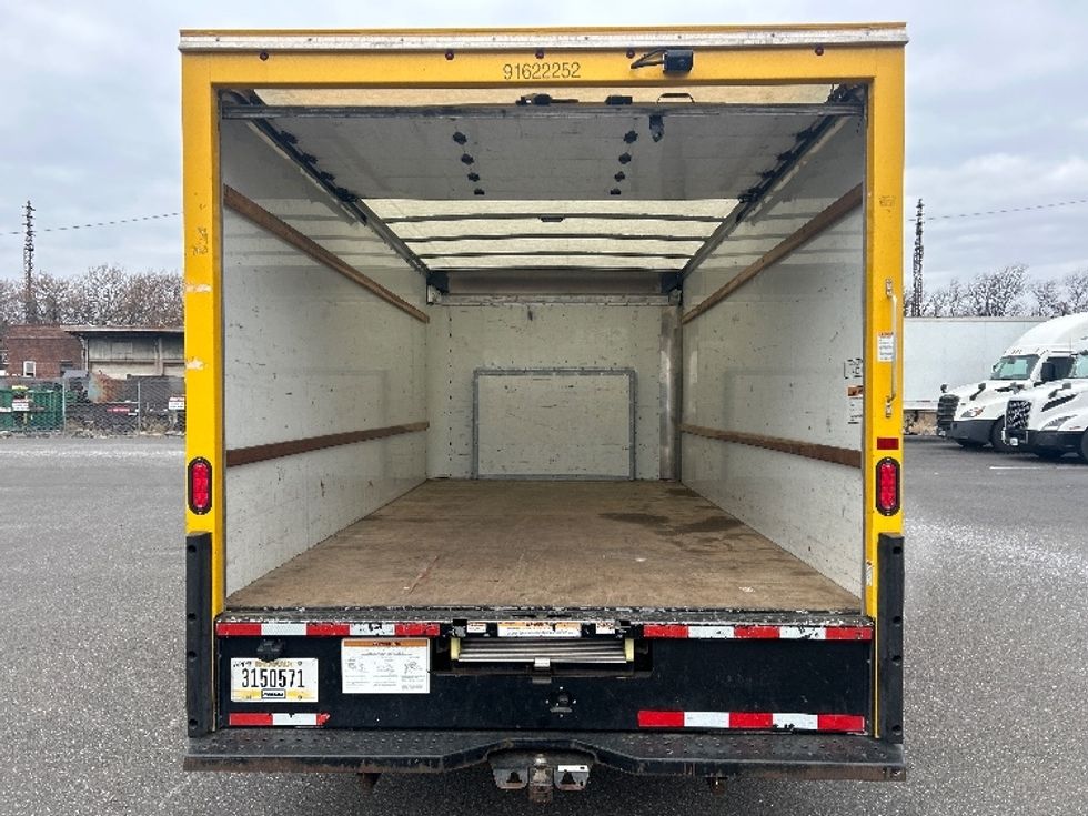 Light Duty Box Truck-Light and Medium Duty Trucks-Ford-2022-E350-Philadelphia-PA-98,520\n\t\tmiles-$ 27,250 - Image 8