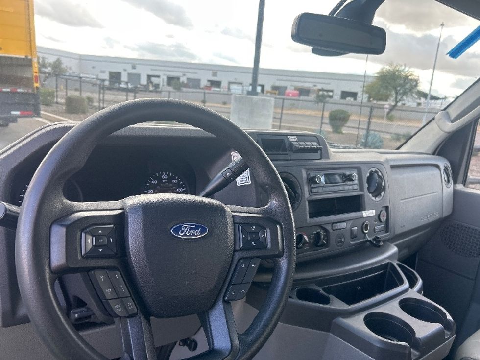 Light Duty Box Truck-Light and Medium Duty Trucks-Ford-2022-E350-Phoenix-AZ-101,620\n\t\tmiles-$ 32,250 - Image 15