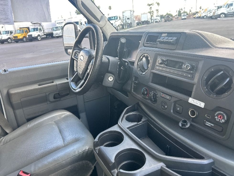 Light Duty Box Truck-Light and Medium Duty Trucks-Ford-2022-E350-Phoenix-AZ-101,620\n\t\tmiles-$ 32,250 - Image 20