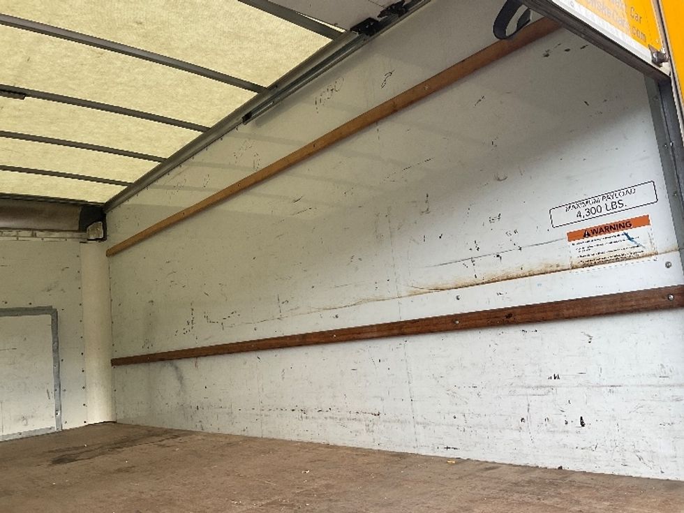 Light Duty Box Truck-Light and Medium Duty Trucks-Ford-2022-E350-Phoenix-AZ-101,778\n\t\tmiles-$ 25,500 - Image 12