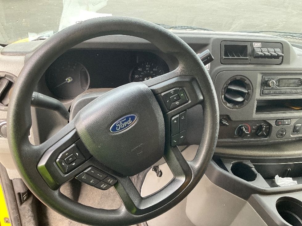 Light Duty Box Truck-Light and Medium Duty Trucks-Ford-2022-E350-Phoenix-AZ-101,778\n\t\tmiles-$ 25,500 - Image 18