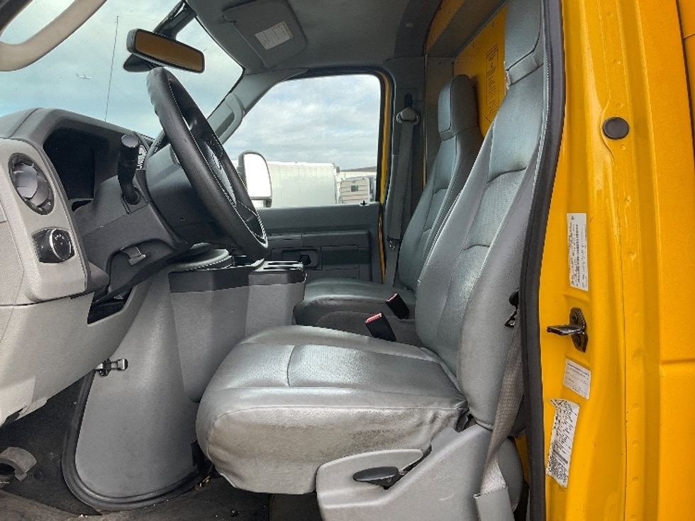Light Duty Box Truck-Light and Medium Duty Trucks-Ford-2022-E350-Phoenix-AZ-101,778\n\t\tmiles-$ 25,500 - Image 19