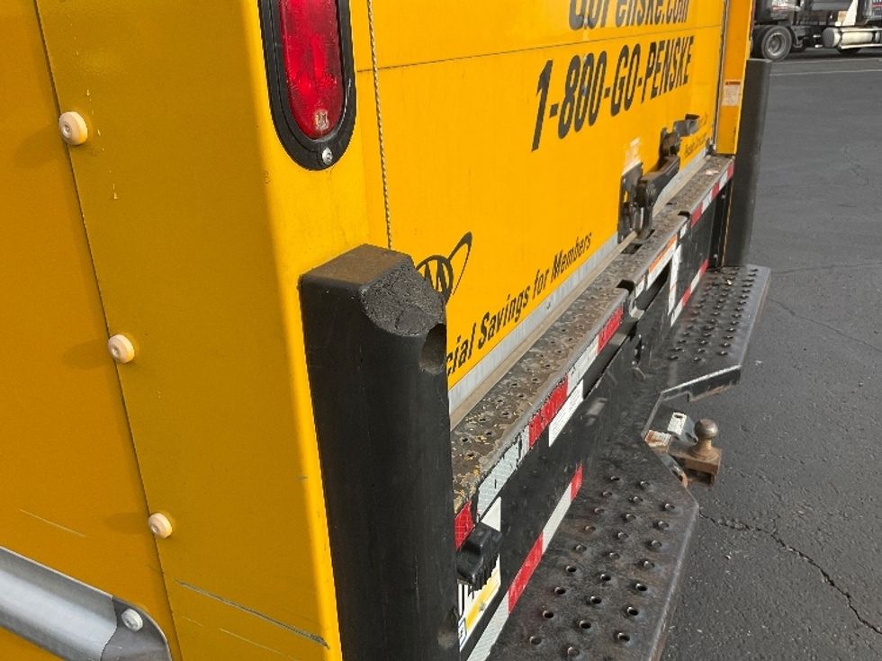 Light Duty Box Truck-Light and Medium Duty Trucks-Ford-2022-E350-Phoenix-AZ-101,778\n\t\tmiles-$ 25,500 - Image 29