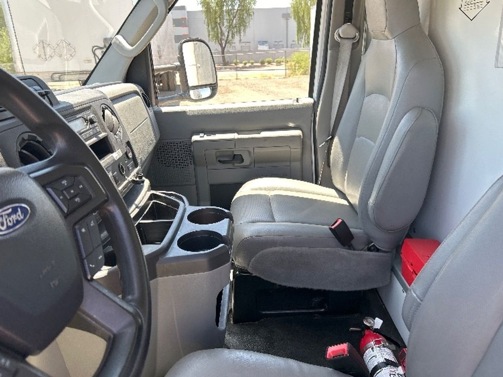 Light Duty Box Truck-Light and Medium Duty Trucks-Ford-2022-E350-Phoenix-AZ-103,456\n\t\tmiles-$ 28,000 - Image 19