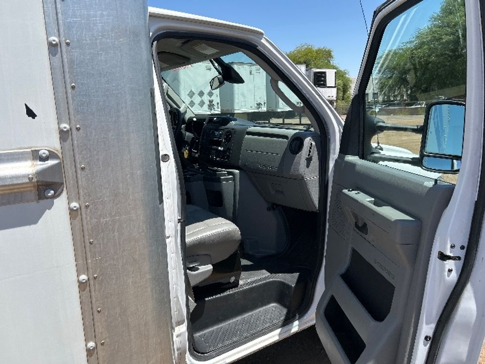Light Duty Box Truck-Light and Medium Duty Trucks-Ford-2022-E350-Phoenix-AZ-103,456\n\t\tmiles-$ 28,000 - Image 20
