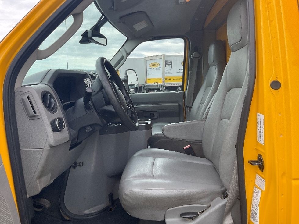 Light Duty Box Truck-Light and Medium Duty Trucks-Ford-2022-E350-Phoenix-AZ-103,978\n\t\tmiles-$ 27,500 - Image 18