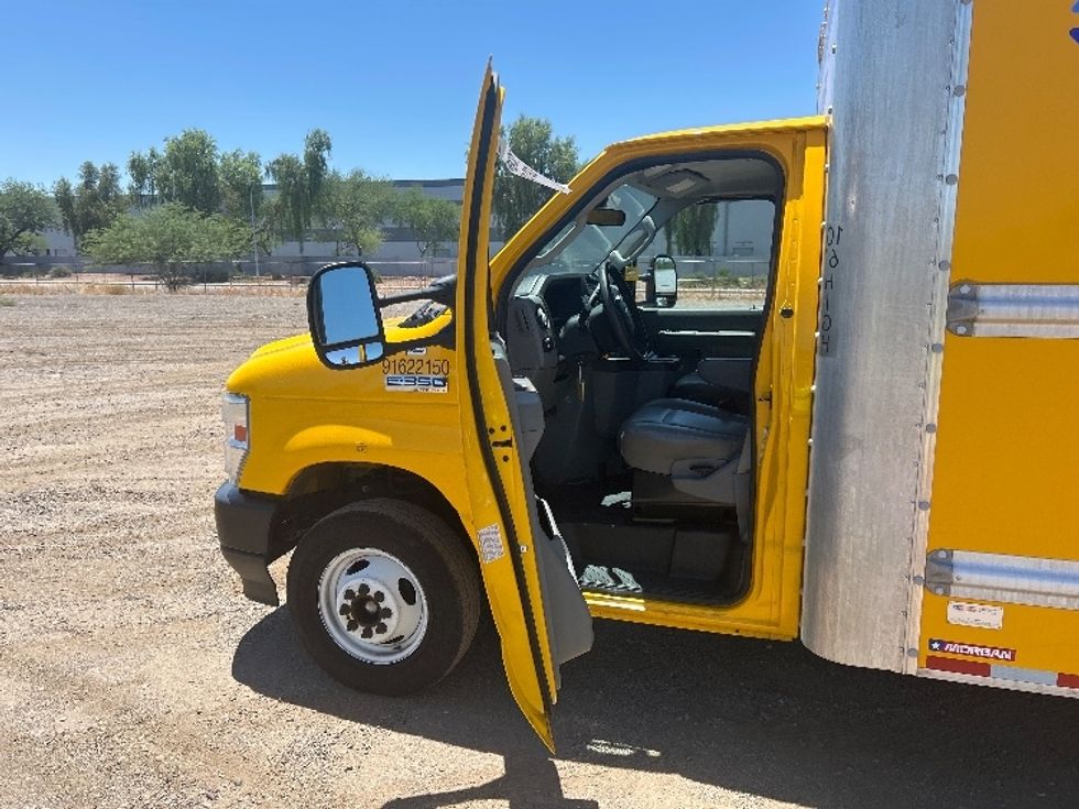 Light Duty Box Truck-Light and Medium Duty Trucks-Ford-2022-E350-Phoenix-AZ-111,913\n\t\tmiles-$ 25,250 - Image 14