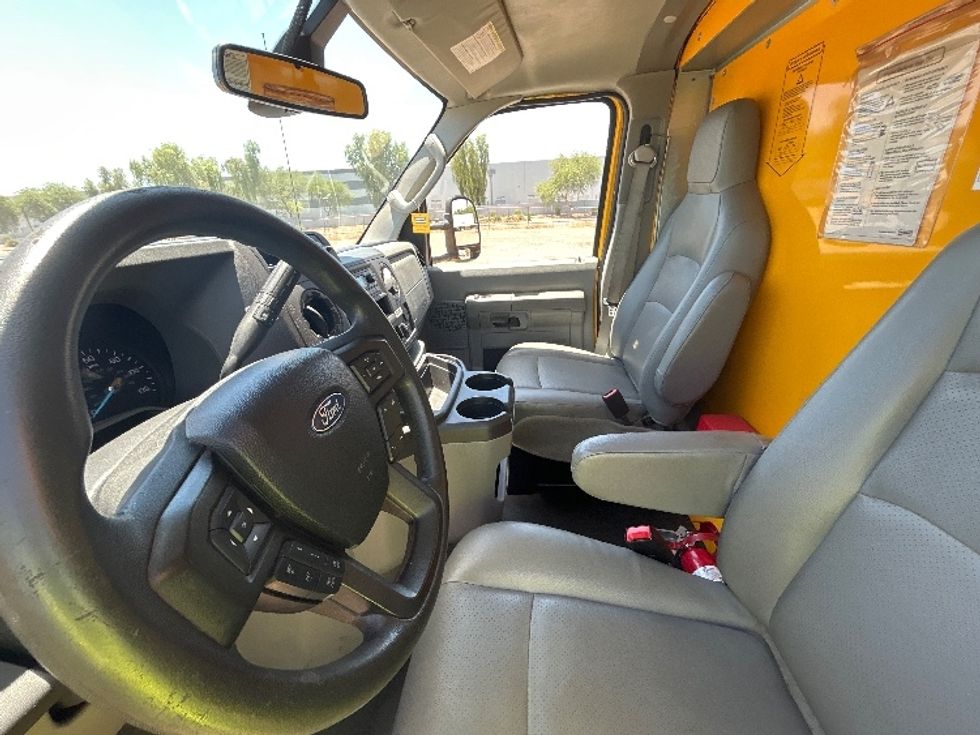 Light Duty Box Truck-Light and Medium Duty Trucks-Ford-2022-E350-Phoenix-AZ-111,913\n\t\tmiles-$ 25,250 - Image 17