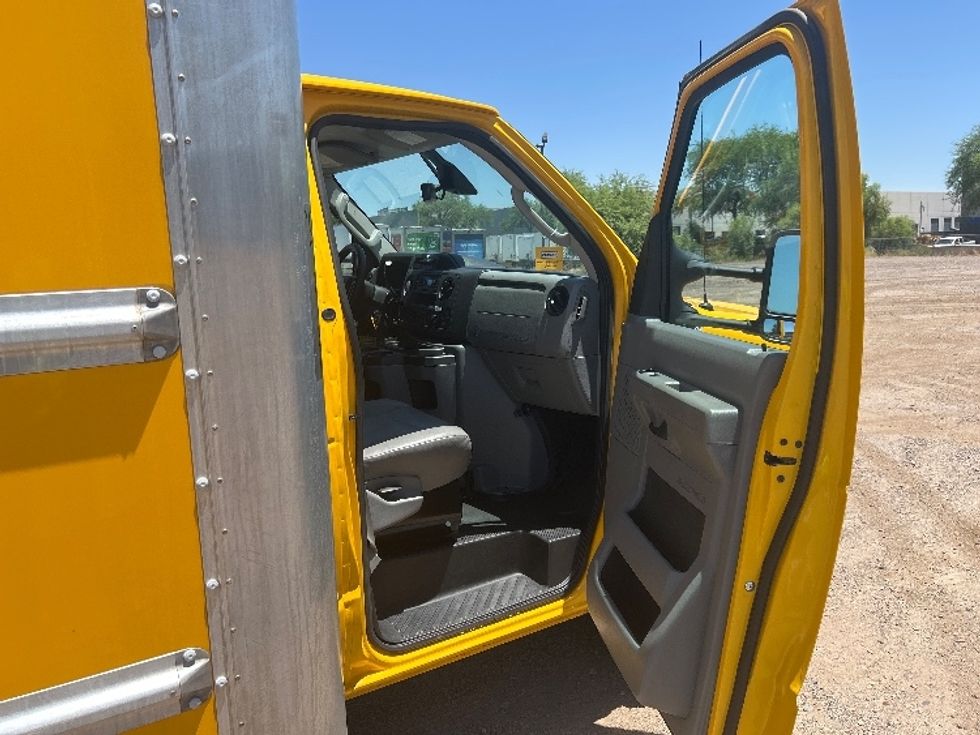 Light Duty Box Truck-Light and Medium Duty Trucks-Ford-2022-E350-Phoenix-AZ-111,913\n\t\tmiles-$ 25,250 - Image 18