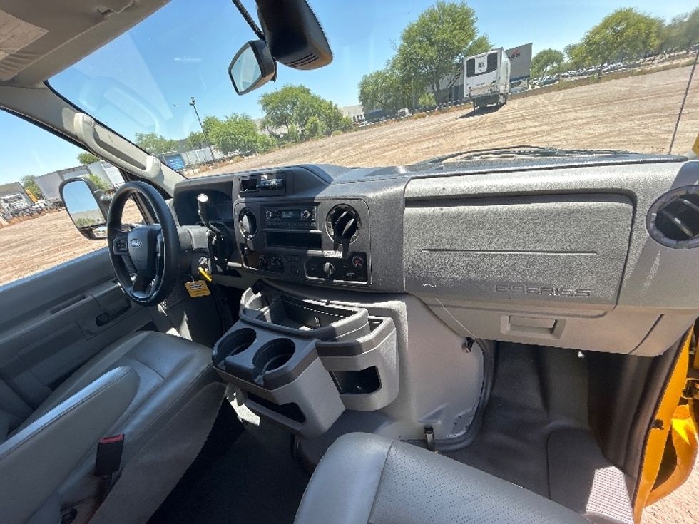 Light Duty Box Truck-Light and Medium Duty Trucks-Ford-2022-E350-Phoenix-AZ-111,913\n\t\tmiles-$ 25,250 - Image 19