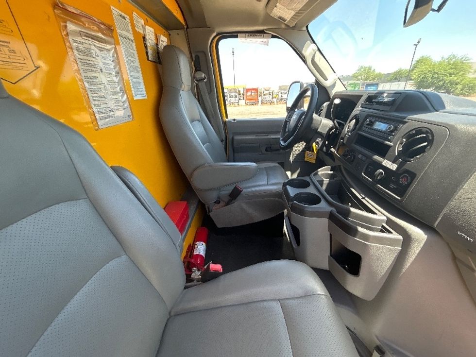 Light Duty Box Truck-Light and Medium Duty Trucks-Ford-2022-E350-Phoenix-AZ-111,913\n\t\tmiles-$ 25,250 - Image 20