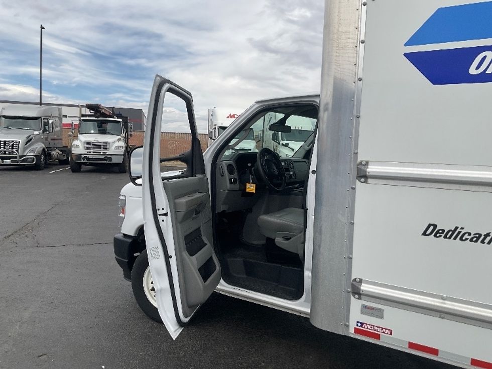 Light Duty Box Truck-Light and Medium Duty Trucks-Ford-2022-E350-Phoenix-AZ-115,334\n\t\tmiles-$ 26,250 - Image 15