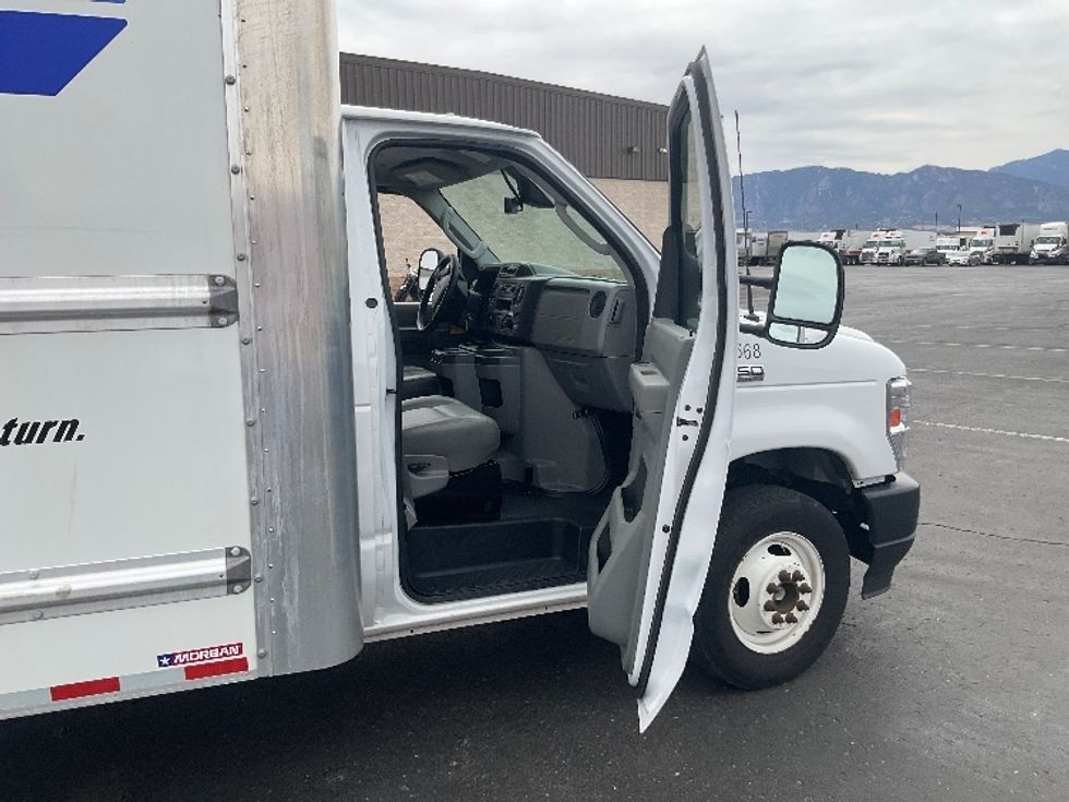 Light Duty Box Truck-Light and Medium Duty Trucks-Ford-2022-E350-Phoenix-AZ-115,334\n\t\tmiles-$ 26,250 - Image 19